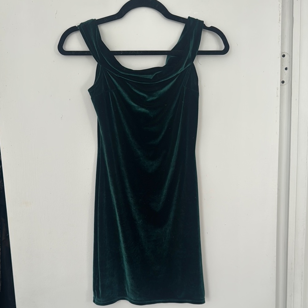 Elegant Green Velvet Dress